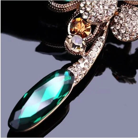 Large Love Crystal Flower Brooch / Necklace Pendant - Picture 9 of 11